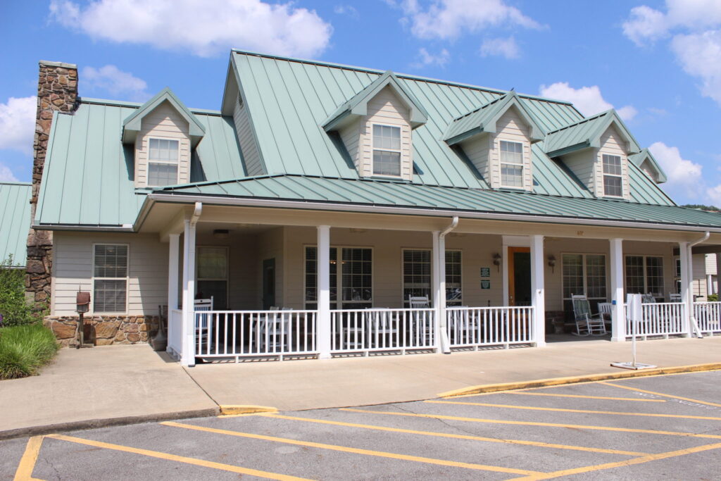 StoneBridge Senior Living: Heber front of building